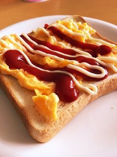 スクランブルエッグのトースト-レシピのメイン写真