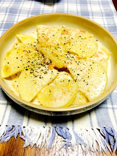簡単☆じゃがいもと鮭のオーブン焼き-レシピのメイン写真