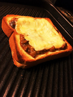 残りカレー☆こってりカレーチーズトースト-レシピのメイン写真