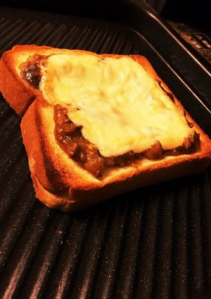残りカレー☆こってりカレーチーズトースト-レシピのメイン写真