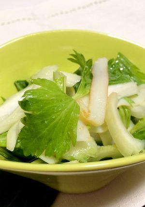 セロリとイカの燻製のサラダ・ラペ風!-レシピのメイン写真
