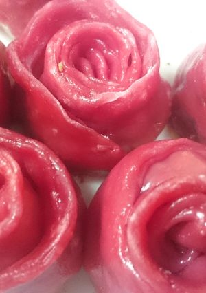 赤のビーツで華やかバラ餃子(皮の作り方)-レシピのメイン写真