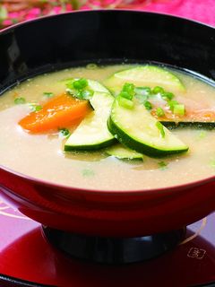 ズッキーニとかぼちゃの味噌汁-レシピのメイン写真