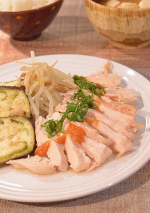 時短簡単♪レンジ蒸し鶏と温野菜の梅肉ダレ-レシピのメイン写真