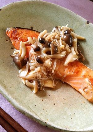 鮭のきのこあんかけ【柏市学校給食】-レシピのメイン写真