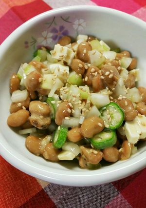 セロリとチーズ、ごま油風味の納豆-レシピのメイン写真