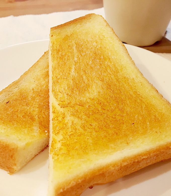 さっくさくのトースト ザクザク粒ピーナッツ味｜シュガートースト｜商品一覧｜ソントン