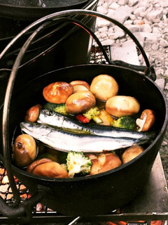 キャンプ飯!DOでイワシのアヒージョ!-レシピのメイン写真