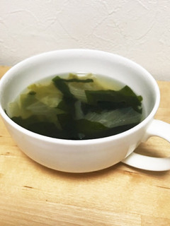 あっさりわかめとレタスの中華スープ-レシピのメイン写真