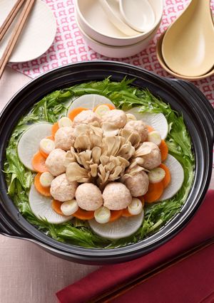 純輝鶏肉だんごと舞茸の花まる鍋-レシピのメイン写真