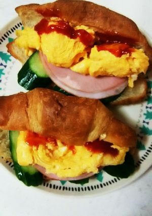 朝食に。クロワッサン・サンドイッチ！-レシピのメイン写真