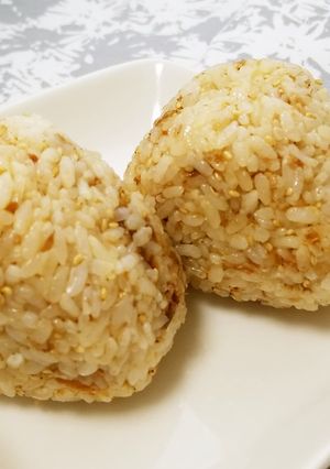 おかかとゴマのおにぎり♡お弁当にも♪-レシピのメイン写真