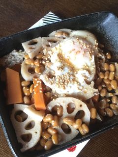 お皿いらず!納豆とレンコンの目玉焼き-レシピのメイン写真