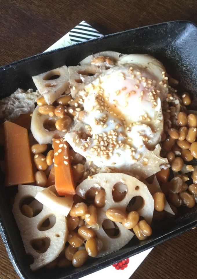 お皿いらず！納豆とレンコンの目玉焼き-レシピのメイン写真