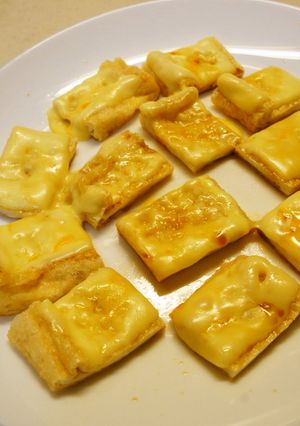 油揚げのチーズのせ、ピリ辛つまみ-レシピのメイン写真