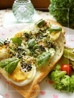 しらす×茹で卵 海苔胡麻塩バジルトースト-レシピのメイン写真