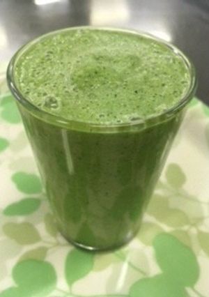 【野菜+ミルク】緑の野菜のスムージー-レシピのメイン写真