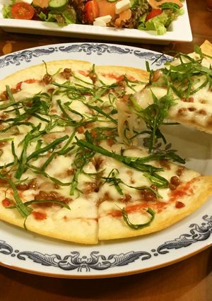 梅じそ納豆ピザ-レシピのメイン写真