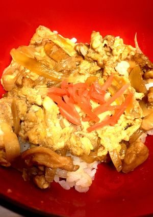 フライパンでおやぁ〜〜こどん(親子丼)-レシピのメイン写真