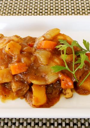 旬の梨で！！スパイシーカレーチキン煮込み-レシピのメイン写真