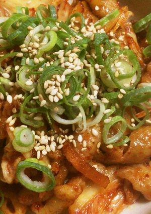 超楽々 居酒屋 鶏皮キムチ 作ります-レシピのメイン写真