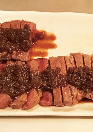 輸入ステーキ肉の玉ねぎソースがけ-レシピのメイン写真