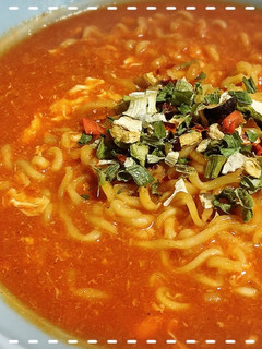辛ラーメンで桝元のトマト辛麺風ラーメン-レシピのメイン写真