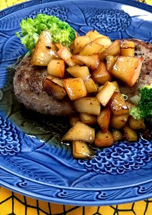 りんごソースのハンバーグ-レシピのメイン写真
