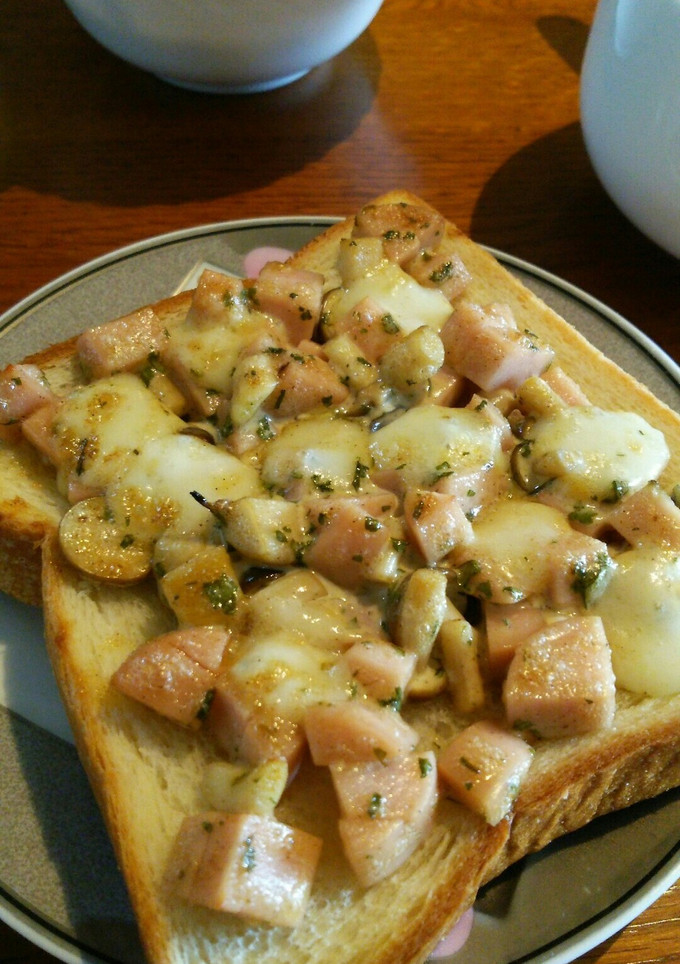 お魚ソーセージとチーズのトースト-レシピのメイン写真