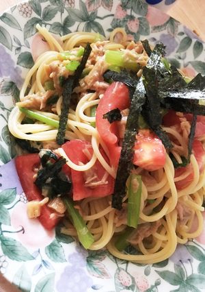 ツナとなめたけと小松菜のトマトパスタ-レシピのメイン写真