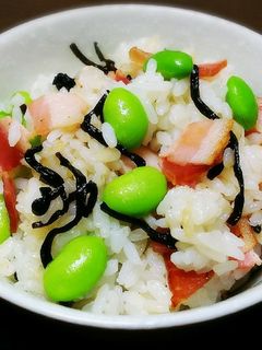 超美味♪枝豆とベーコンと塩昆布の混ぜご飯-レシピのメイン写真