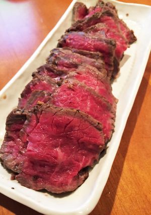 和牛のかたまり肉はローストビーフで。-レシピのメイン写真