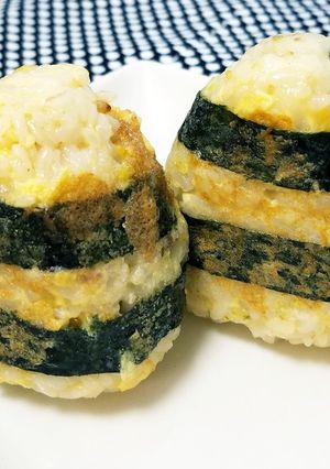 卵包んだシマシマおにぎり見た目も可愛い♪-レシピのメイン写真