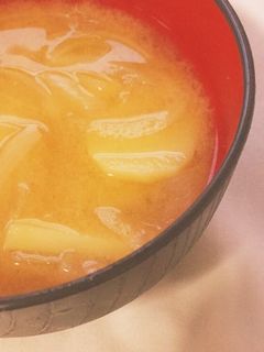 じゃがいもとたまねぎの味噌汁-レシピのメイン写真