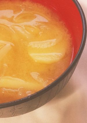 じゃがいもとたまねぎの味噌汁-レシピのメイン写真