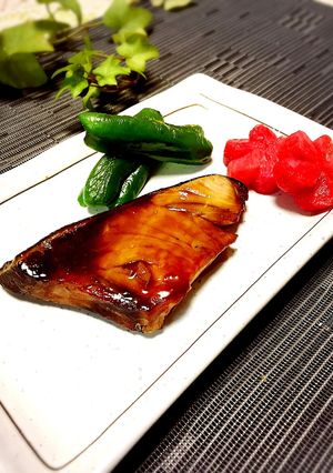 メープルシロップで☆ブリの照り焼き-レシピのメイン写真