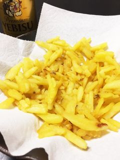 フライパンで炒めるポテト-レシピのメイン写真