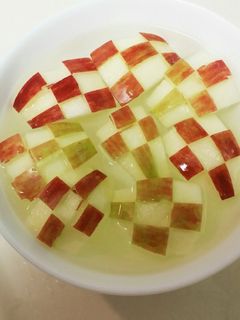 お弁当★りんご飾り切り-レシピのメイン写真