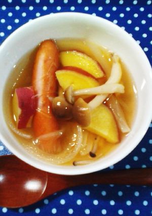 秋のコンソメスープ♪さつまいも入り-レシピのメイン写真
