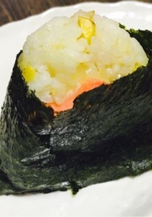 コンポタご飯の鮭バターおにぎり-レシピのメイン写真