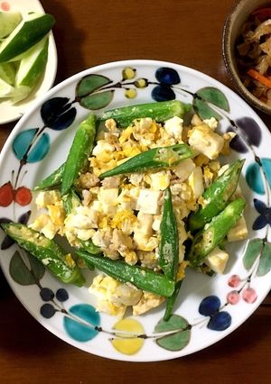 オクラと鶏ひき肉のチャンプルー-レシピのメイン写真