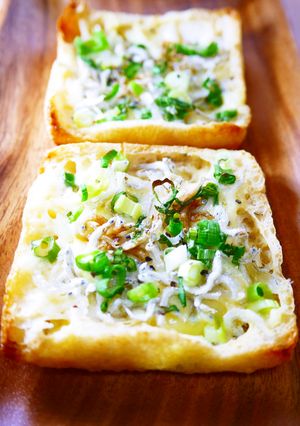 油揚げでピザトースト風！ねぎじゃこチーズ-レシピのメイン写真