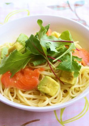 アボカドとサーモンのサラダスパゲティ-レシピのメイン写真