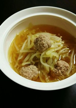 千切りキャベツともやしの肉団子スープ-レシピのメイン写真