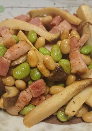 2色の大豆とベーコンの炒めもの-レシピのメイン写真