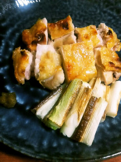 魚グリルで簡単!鶏もも肉とネギの塩焼き♪-レシピのメイン写真