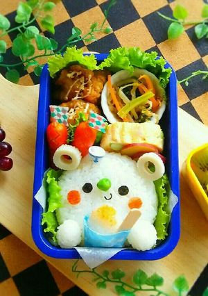 キャラ弁 かき氷を持った白くまちゃん弁当-レシピのメイン写真