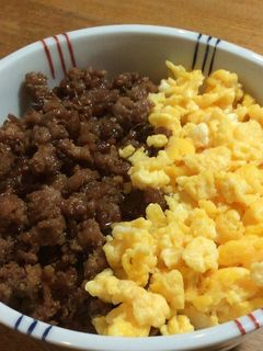豚ひき肉のそぼろ丼-レシピのメイン写真
