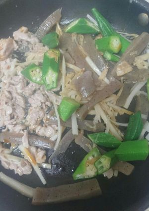 こんにゃく野菜入り生姜焼き-レシピのメイン写真