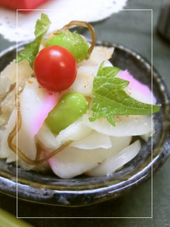 かまぼこ×玉葱の塩昆布胡麻酢和え-レシピのメイン写真